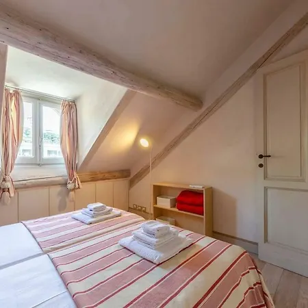 Altido Warm Family-friendly Apt For 6, Near Apartment