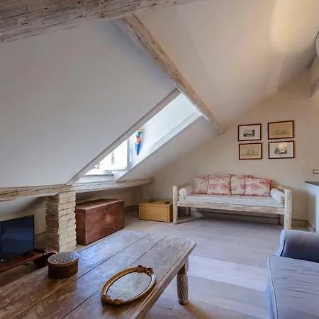 Altido Warm Family-friendly Apt For 6, Near Apartment
